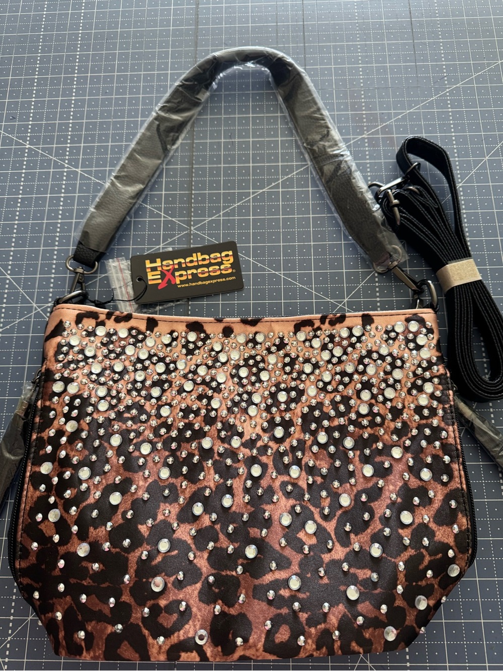 Handbag Express Leopard Bling Purse! BRAND NEW!